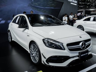 Bangkok Uluslararası Motor Show'da ekranda Mercedes benz amg
