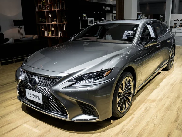 Lexus ls 500h in mostra al Salone Internazionale dell'Automobile di Bangkok 201 — Foto Stock