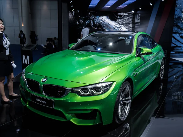 BMW m4 coupé en exhibición en Bangkok Salón Internacional del Automóvil 2018 — Foto de Stock