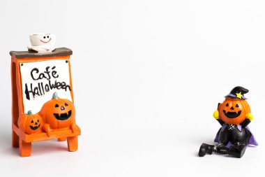 Bebek halloween kabak koltuk ve mesajları cafe hallow ile işaretler