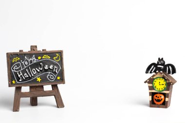 Bir cadılar bayramı metin ve bir yel ile halloween ev ile Kahverengi etiket