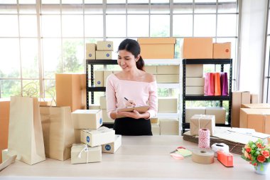 Kadınlar sme kavramı siparişlerin not yazmak vardır, e - ticaret bu