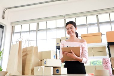 Kadınlar sme kavramı siparişlerin not yazmak vardır, e - ticaret bu