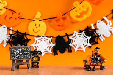 Süs seti Cadılar Bayramı festivali ile arka plan.