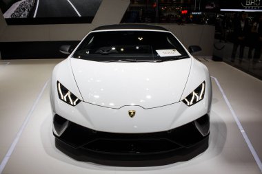 Bangkok International Motor Exp'de beyaz lamborghini sergileniyor