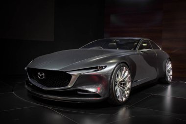 Bangkok International Motor Exp'de sergilenen Mazda vizyon coupe