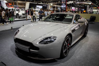 Bangkok Internatio ekranda Aston martin v8 vantage s coupe