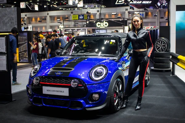 Mini cabrio Bangkok Uluslararası Motor Expo'da sergileniyor 