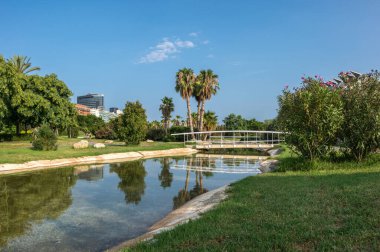 Valencia, İspanya Turia Bahçeleri, Suda eski nehir yatağına park