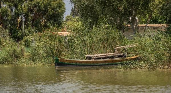 Eski ahşap tekneler. Latin yelkenli gemileri, Albufera Valencia 'da — Stok fotoğraf