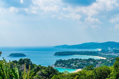 Tropikal plaj manzarası, Karon view Phuket, Tayland - tatil tatil kavramı üzerine gelin