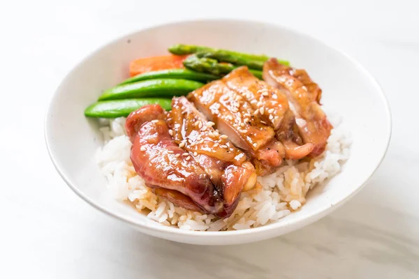 Tigela Arroz Frango Teriyaki Estilo Comida Asiática — Fotografia de Stock