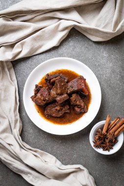 herb - Phuket Tayland geleneksel gıda tarzı ile domuz eti güveç