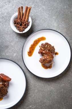 herb - Phuket Tayland geleneksel gıda tarzı ile domuz eti güveç