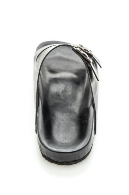 Erkekler beyaz arka plan üzerinde izole sandalet deri