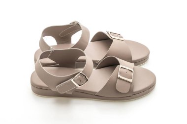 Kadınlar beyaz arka plan üzerinde izole sandalet deri