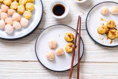 Çin karides pişmiş hamur tatlısı - Asya gıda tarzı