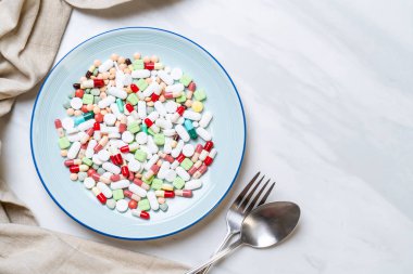 hap, ilaç, eczane, ilaç veya tıbbi plaka - healthycare kavramı üzerinde