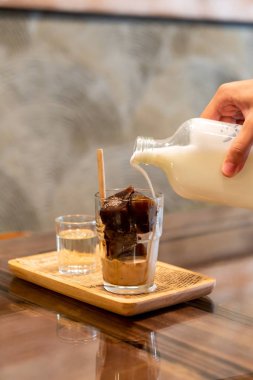 buzlu cam sütlü - vintage etkisi filtre kahve küp