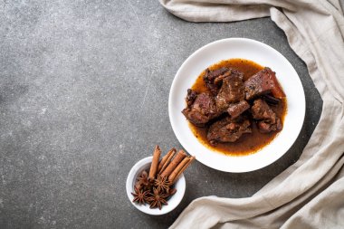 herb - Phuket Tayland geleneksel gıda tarzı ile domuz eti güveç