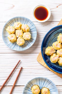 Karides Çince buğulanmış Dumpling sos ile