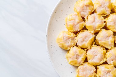 Karides Çince buğulanmış Dumpling sos ile