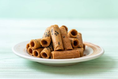 Taylandlı çıtır Hindistan cevizi roll - Tay tatlı snack