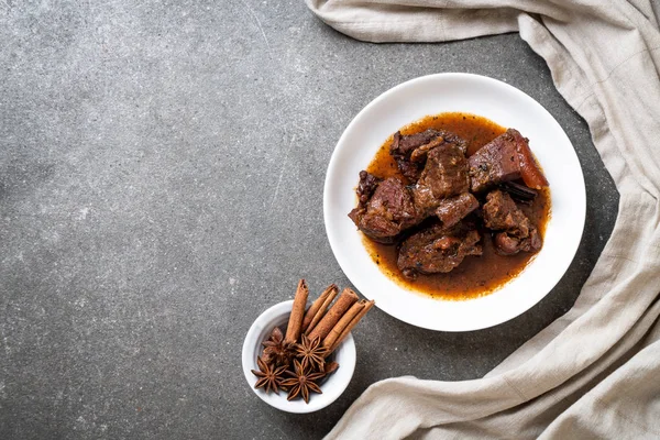 herb - Phuket Tayland geleneksel gıda tarzı ile domuz eti güveç