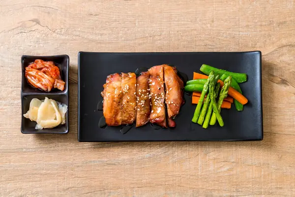 Teriyaki chiciken biftek - Asya gıda tarzı