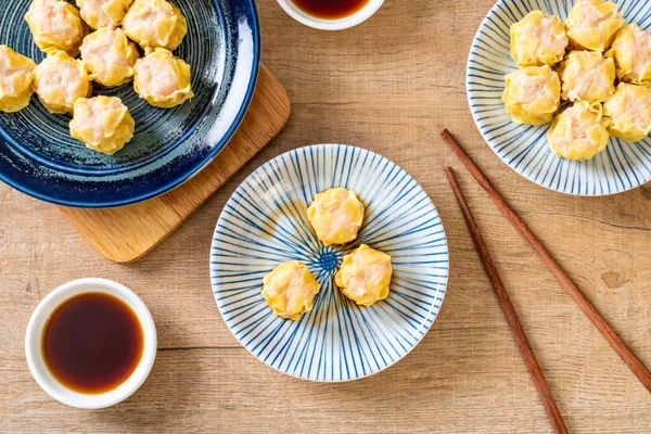 Karides Çince Buğulanmış Dumpling Sos Ile — Stok fotoğraf