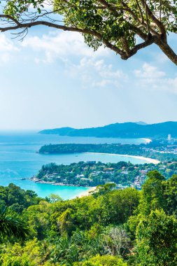 Tropikal plaj manzarası, Karon view Phuket, Tayland - tatil tatil kavramı üzerine gelin