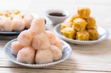 Çin karides pişmiş hamur tatlısı - Asya gıda tarzı