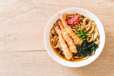 Japon usulü karidesli ramen eriştesi.