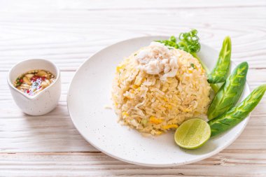 Sebzeli kızarmış pirinç.