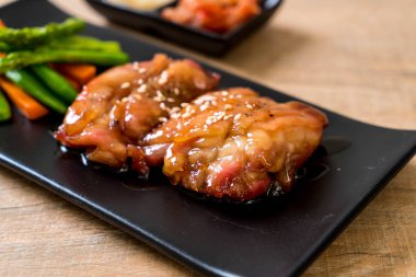 Teriyaki chiciken biftek - Asya gıda tarzı