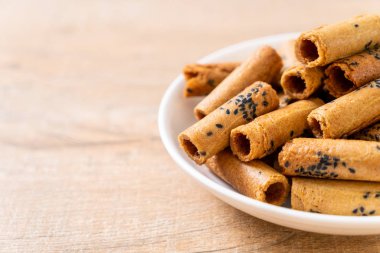 Taylandlı çıtır Hindistan cevizi roll - Tay tatlı snack