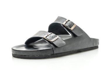 Erkekler beyaz arka plan üzerinde izole sandalet deri