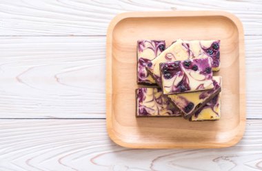 yaban mersini peynir Kek pasta plaka üzerinde