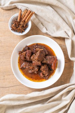 herb - Phuket Tayland geleneksel gıda tarzı ile domuz eti güveç