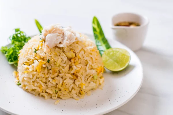 Nasi Goreng Dengan Kepiting Dengan Sayuran — Stok Foto