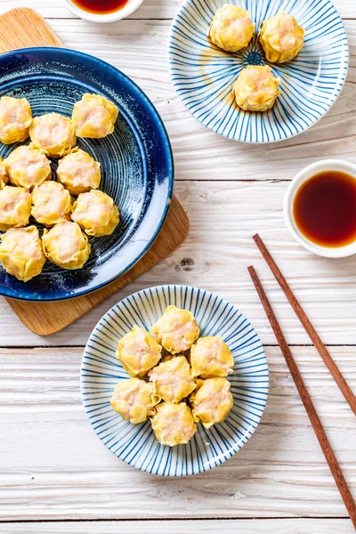 Karides Çince Buğulanmış Dumpling Sos Ile — Stok fotoğraf