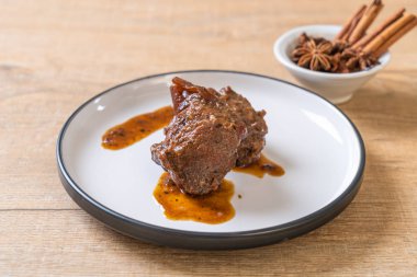 herb - Phuket Tayland geleneksel gıda tarzı ile domuz eti güveç