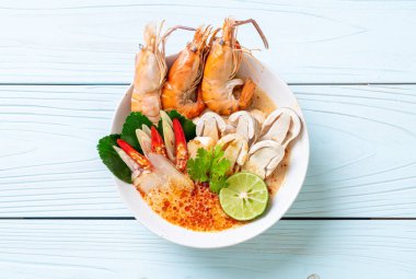 Baharatlı karides çorbası (Tom Yum Goong) - Tay geleneksel gıda
