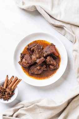 herb - Phuket Tayland geleneksel gıda tarzı ile domuz eti güveç