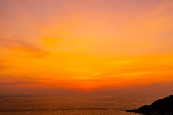Όμορφη Λυκόφως Ηλιοβασίλεμα Ουρανό Θέα Στη Θάλασσα Και Ωκεανό Εφέ — Φωτογραφία Αρχείου