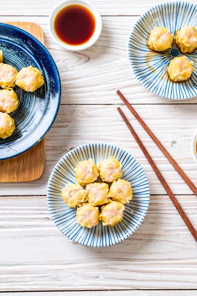 Karides Çince Buğulanmış Dumpling Sos Ile — Stok fotoğraf