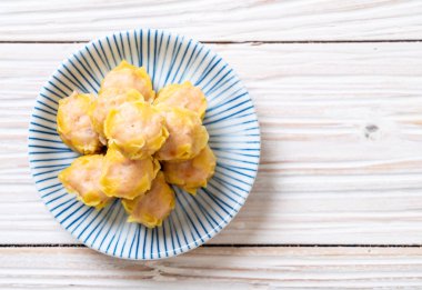 Çin karides pişmiş hamur tatlısı - Asya gıda tarzı