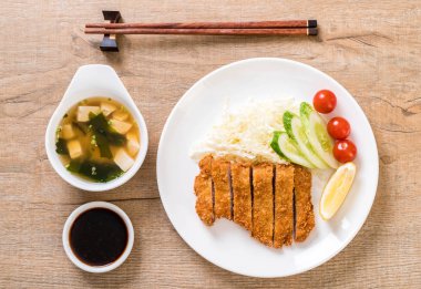 Japon kızartılmış domuz pirzolası (tonkatsu seti) - Japon yemek tarzı