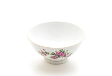 Beyaz arkaplanda izole edilmiş kase