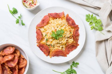 gevrek domuz pastırması ile kızarmış pilav